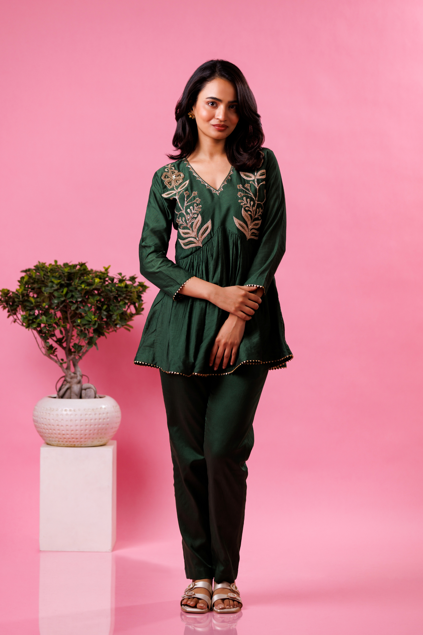 Dark green kurta pant set for women premium wear
