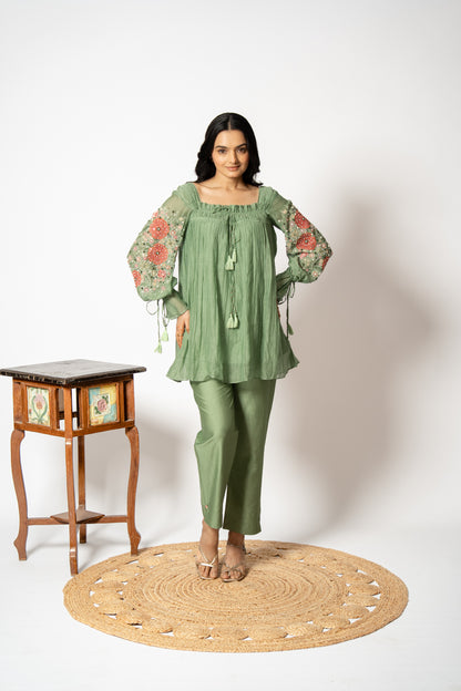 Vanya Set