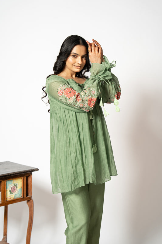 Vanya Set